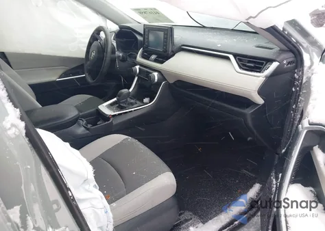 2019 Toyota Rav4 Xle z USA, uszkodzony, nr VIN 2T3P1RFV7KW042747